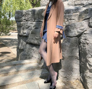 女大学生的沙龙室免费