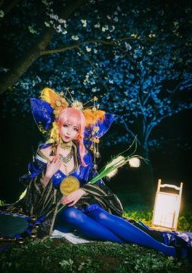 与僧侣的色欲之夜